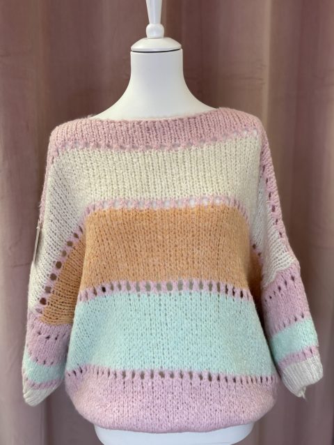 Weicher Wollpulli mit kurzen Ärmeln pastell